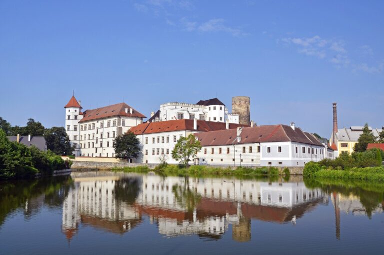 Stěhovací Služba v Jindřichově Hradci – Bezproblémové Stěhování pro Váš Nový Domov